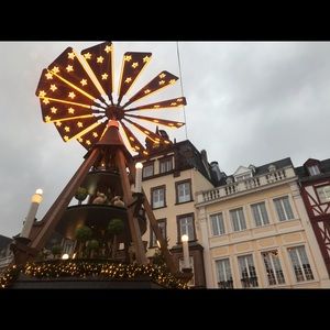 Meet your Posher, Cassandra